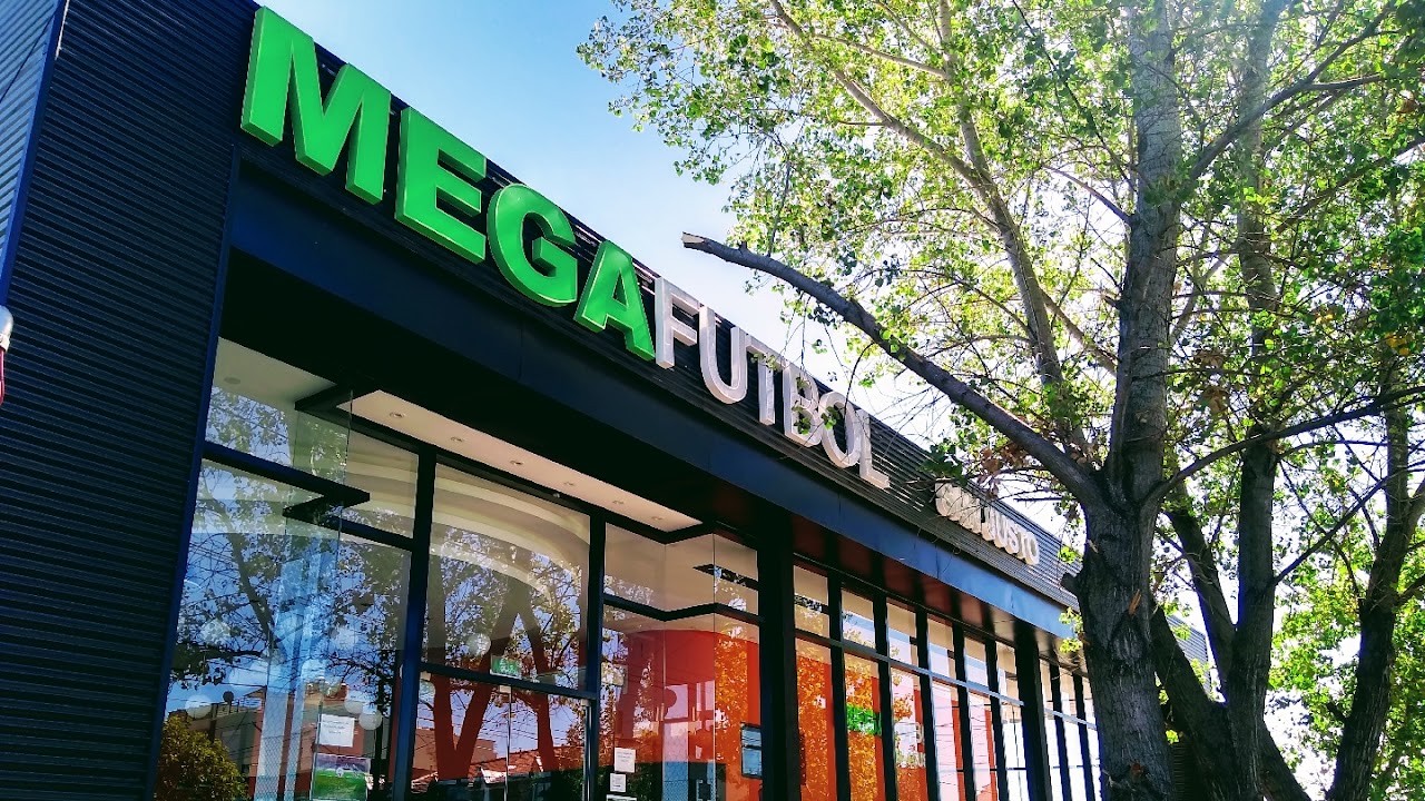 Fachada de Mega Fútbol San Justo